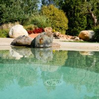 Pishina në Verona, projektuar dhe ndërtuar nga Natural Pool