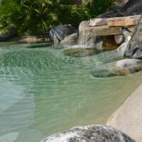 Pishina në Verona, projektuar dhe ndërtuar nga Natural Pool